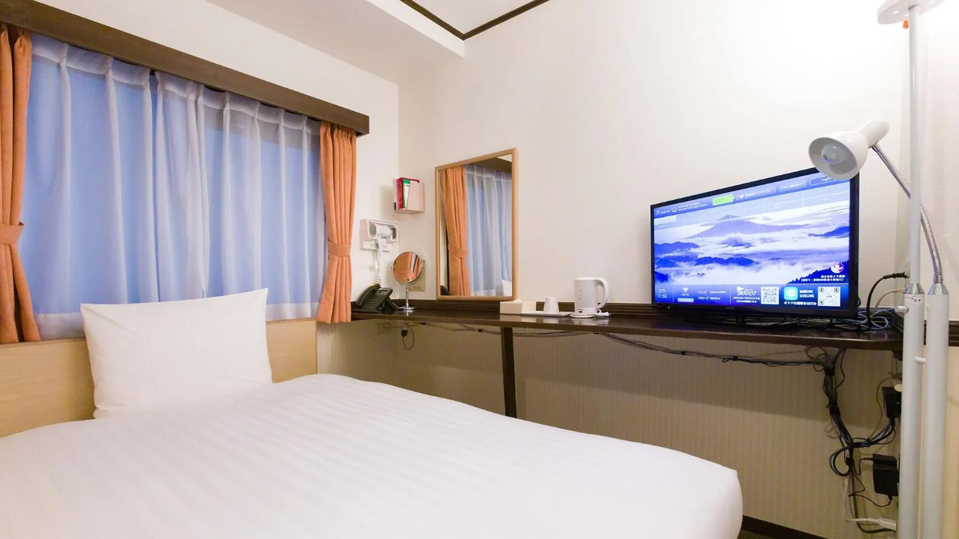 Toyoko Inn Shin-Osaka Chuo-Guchi Honkan 3*, Osaka Japan